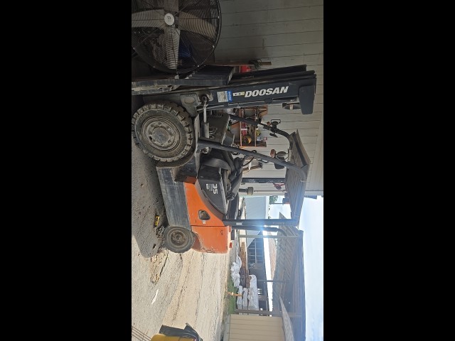 BUY DOOSAN D35S-7  2008 FORKLIFT , Greater Lufkin Auto Auction