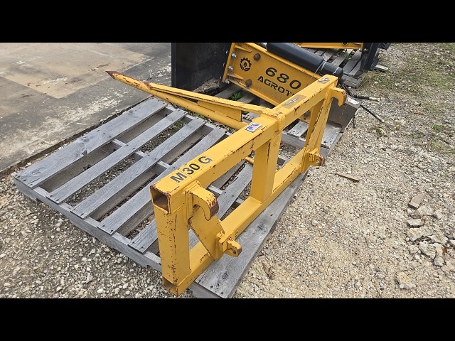 BUY UNKNOWN  HAY SPEAR 0000 ATTACHMENT , Greater Lufkin Auto Auction